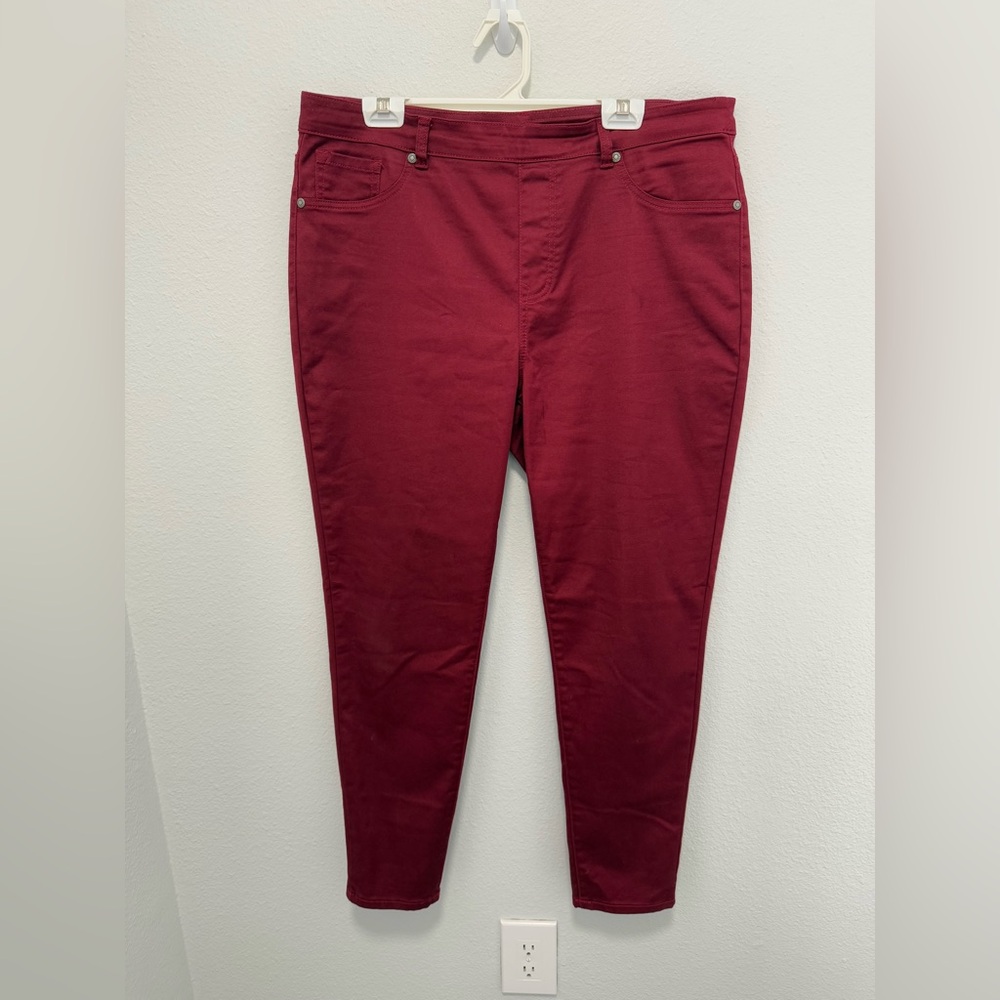 DG2 Women's Red Skinny Jeans Size X Large